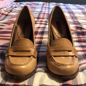 Banana Republic beige heels